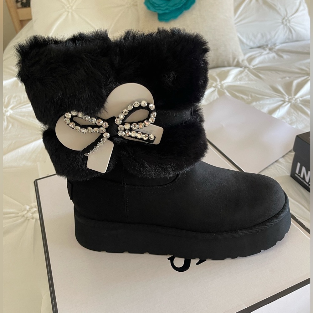 Guess Black Winter Boots with Rhinestone Bow- hit the ground with an extra BLING
